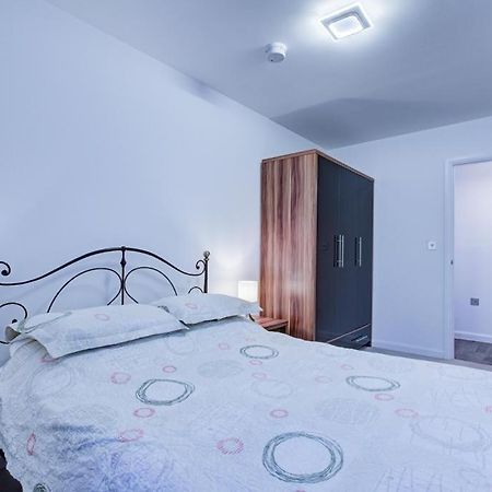 Ferienwohnung Luxury 2 Bed Flat In A New Block In East Acton London Exterior foto
