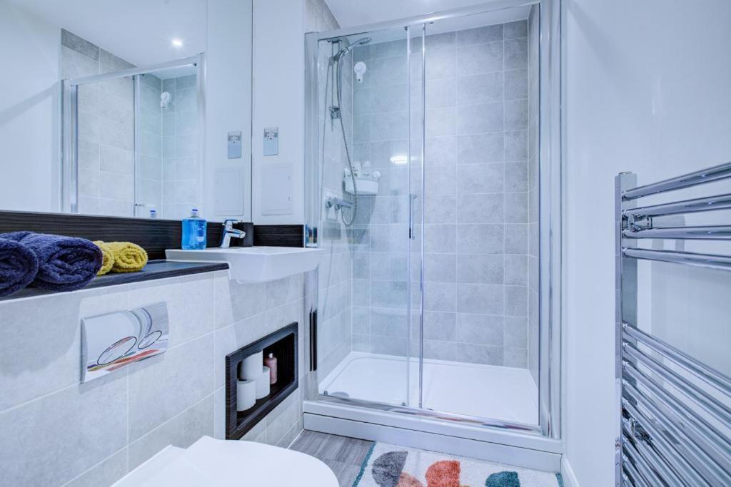 Ferienwohnung Luxury 2 Bed Flat In A New Block In East Acton London Exterior foto