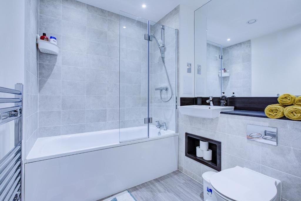 Ferienwohnung Luxury 2 Bed Flat In A New Block In East Acton London Exterior foto